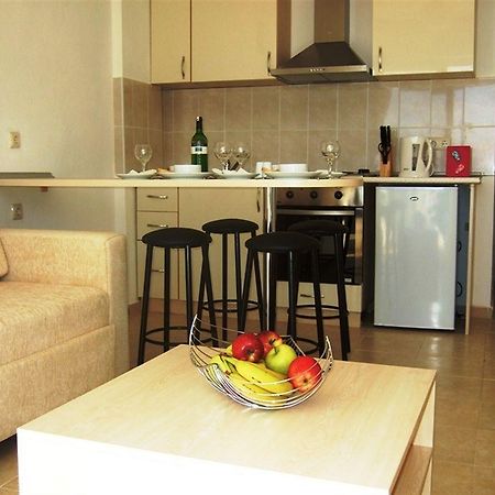 Flip Flops Meltemi Apartments Milas Екстериор снимка